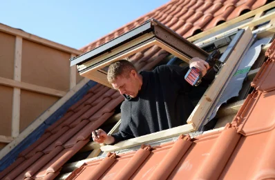 Pose de fenêtres de toit Velux à Guinecourt